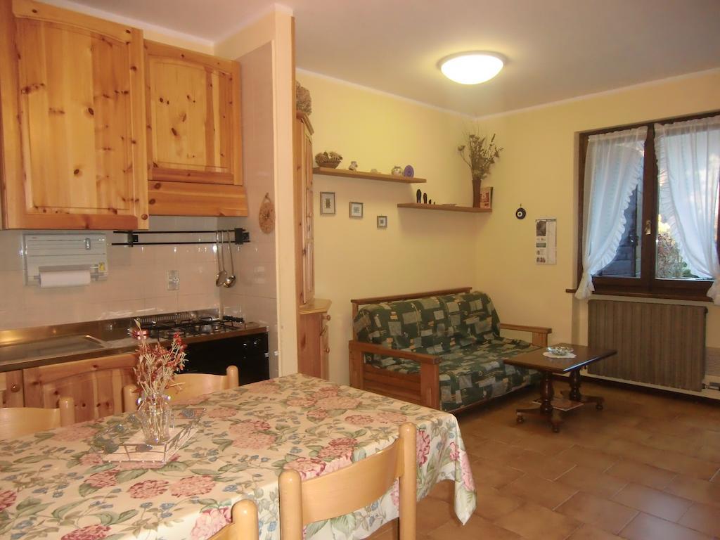 Appartamento Belvedere Molina di Ledro Szoba fotó